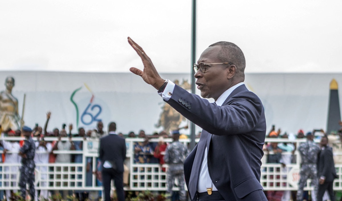 تأتي الانتخابات بعد نحو شهر من محاولة الانقلاب ضد الرئيس باتريس تالون (أ ف ب)