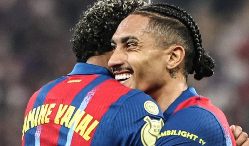 تُوّجَ فريق برشلونة بكأس السوبر الإسباني لكرة القدم اليوم بعد فوزه على غريمه الأزلي ريال مدريد (3-2).