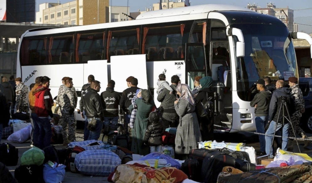يبلغ عدد اللاجئين السوريين المسجّلين في لبنان نحو 700 ألف شخص (من الويب)