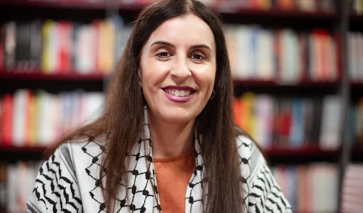 انسحابات بالجملة من مهرجان «أديلايد» على خلفية قمع الصوت الفلسطيني:  مثقّفو العالم يتضامنون مع رندا عبد الفتاح
