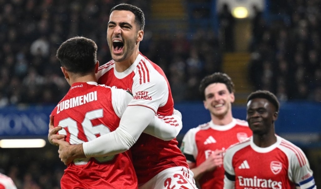 فازَ فريق آرسنال الإنكليزي على أرض نظيره تشيلسي (3-2).