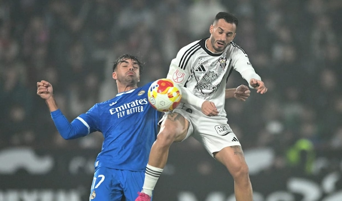 فازَ فريق ألباسيتي من الدرجة الثانية على ضيفه ريال مدريد (3-2).