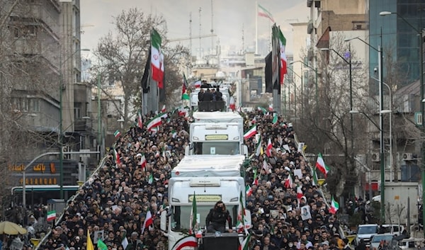 تحوّل الاحتجاجات إلى عنف مسلّح، استفزّ الإيرانيين الذين  وجدوا أنفسهم موعودين بفوضى عارمة (من الويب)