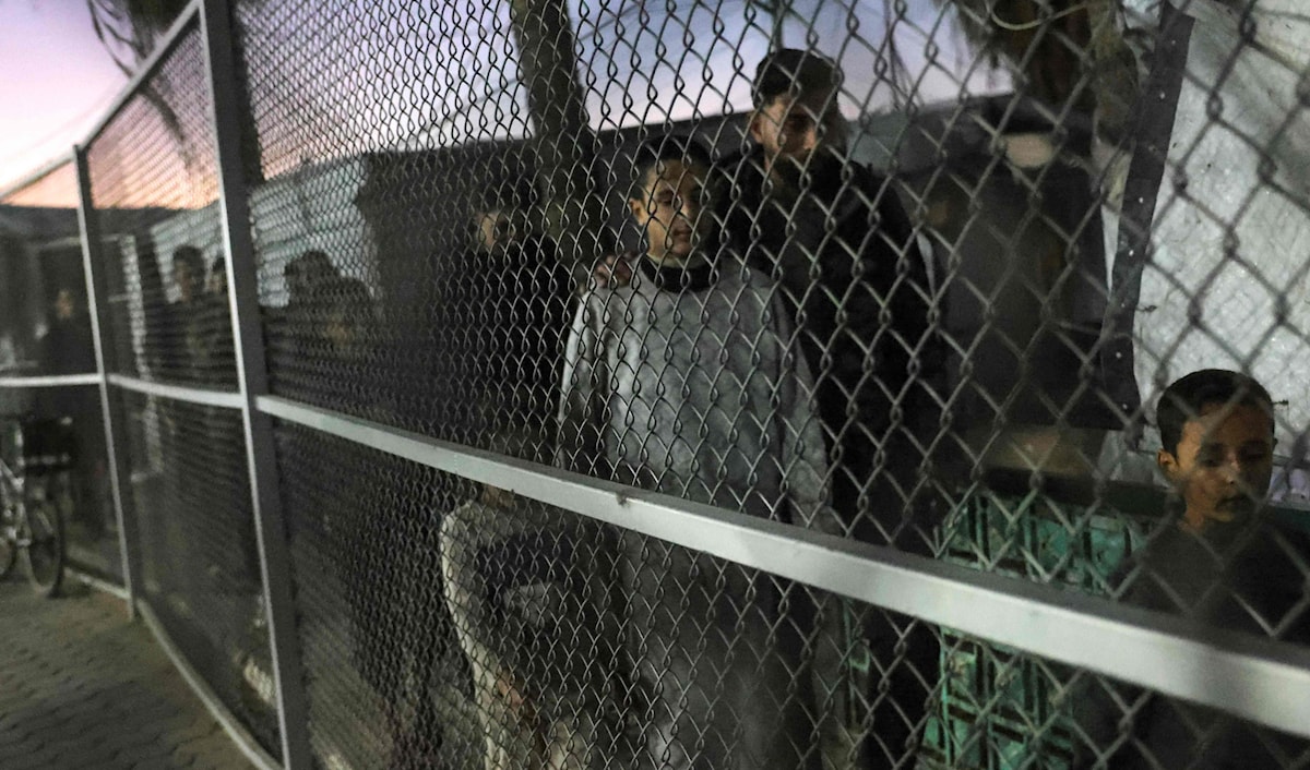 يحتجز الاحتلال نحو 350 طفلاً في سجني مجدو وعوفر (من الويب)