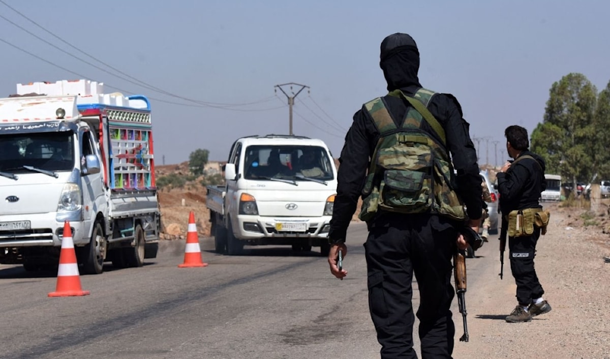 الاعتقالات طالت رئيس المجلس العلوي في طرطوس، الشيخ علي هلهل (من الويب)