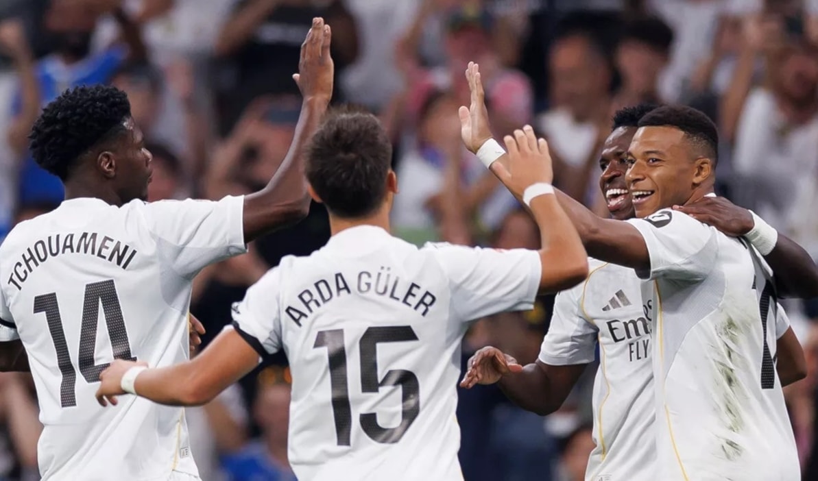 يحل نادي ريال مدريد الإسباني ضيفاً ثقيلاً على فريق موناكو الفرنسي اليوم (22:00 بتوقيت بيروت).