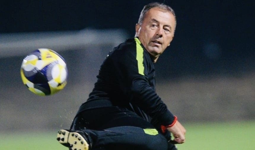توقف الاتحاد عند أمورٍ عدة قبل الاتصال بالمدرب وابلاغه بفسخ العقد (طلال سلمان)