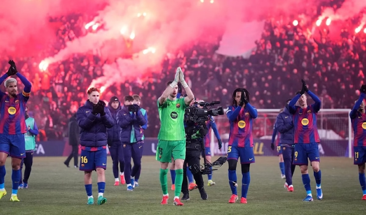 حققَ برشلونة فوزاً مثيراً على سلافيا براغ بنتيجة 4-2.