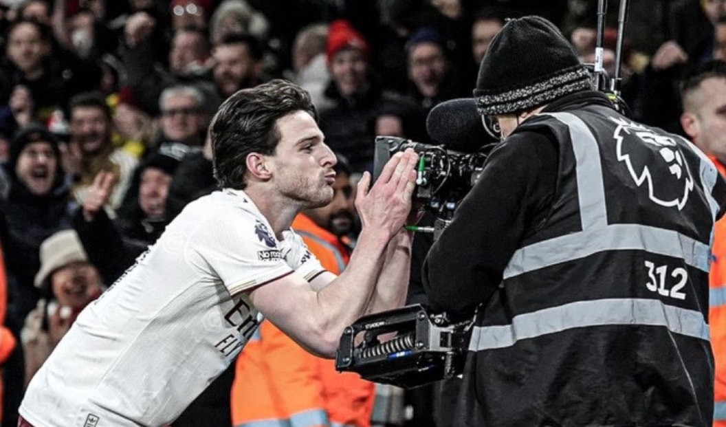 فازَ فريق آرسنال على مضيفه بورنموث (3-2).
