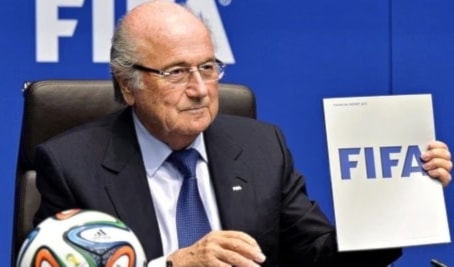كانَ بلاتر قد شغلَ منصب رئيس «فيفا» حتى عام 2015، ثم استقال وسط فضائح عدة