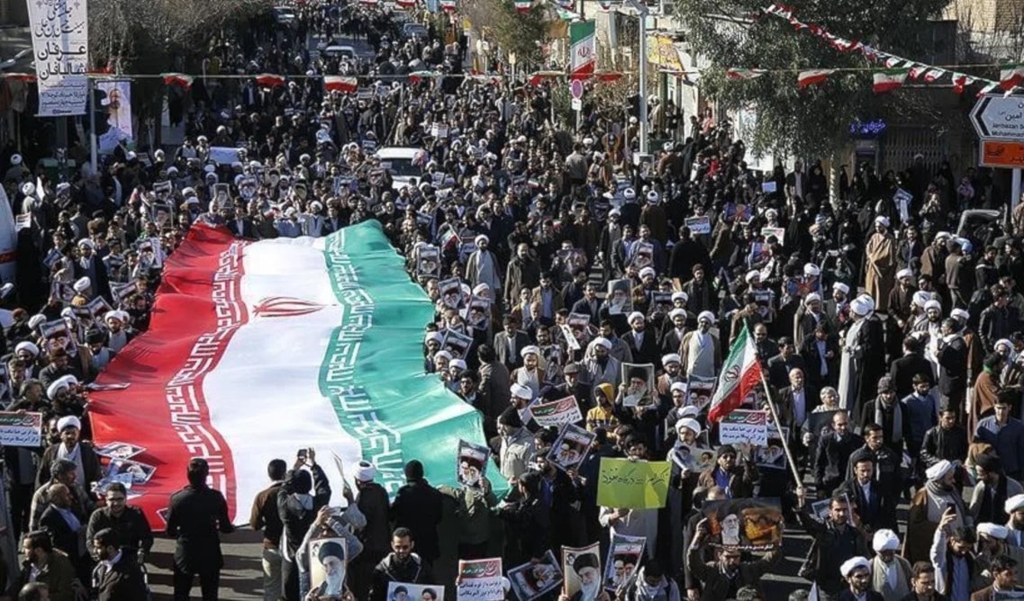 شملت العقوبات عدداً من الضباط في الحرس الثوري الإيراني (من الويب)