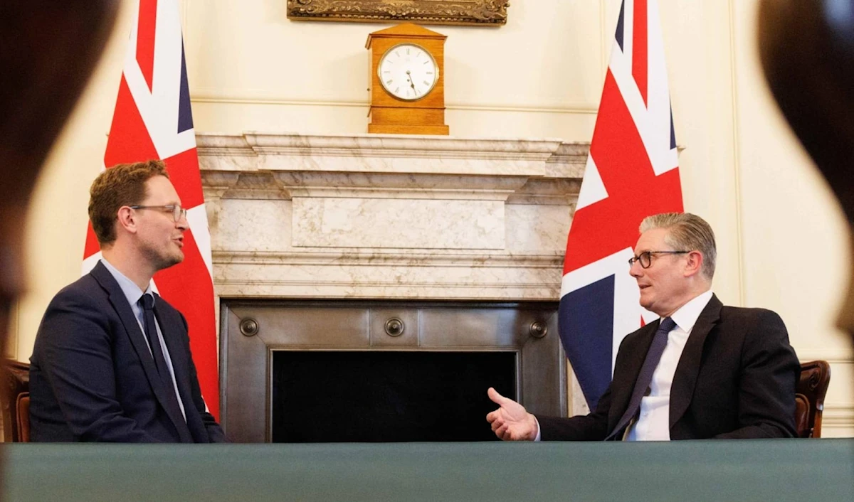 كان رئيس الوزراء، كير ستارمر، أكثر وضوحاً في التعبير  عن عداء بريطانيا التاريخي للثورة البوليفارية (من الويب)