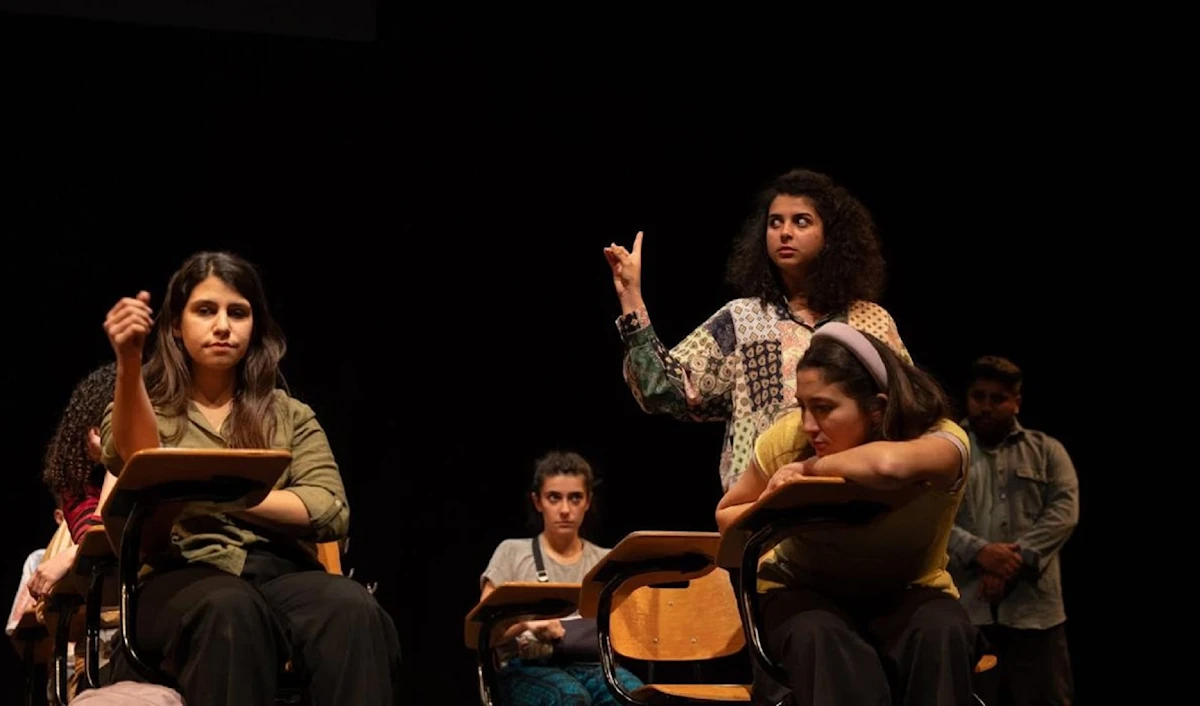 مواهب شابة تقتحم الخشبة