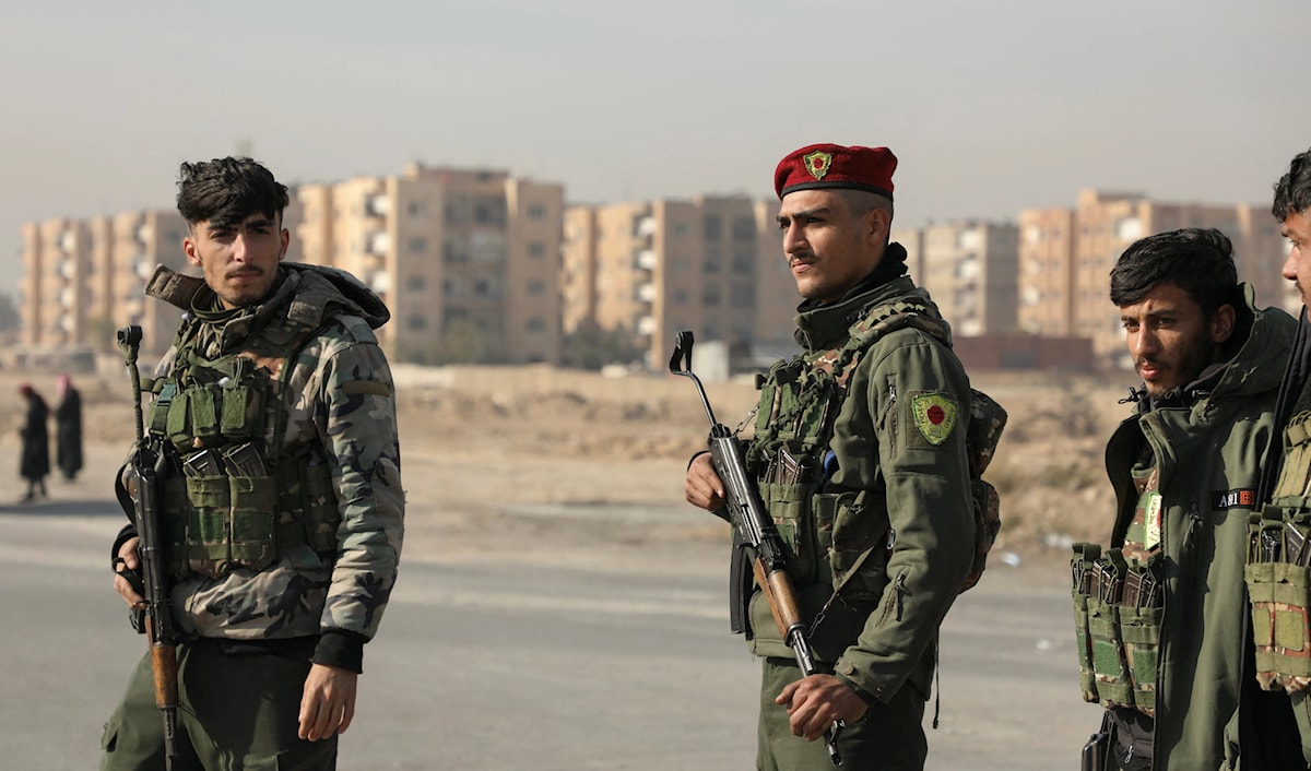 يأتي ذلك بعد يوم واحد من لقاء بين «قسد» ومسؤولين حكوميين (من الويب)
