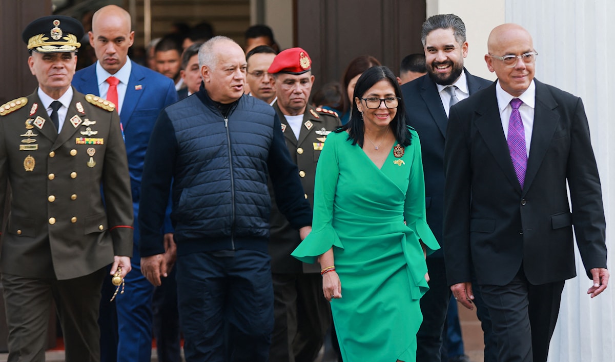 أبلغت إدارة ترامب، رودريغيز، بأن النظام يجب أن يلبّي مطالب البيت الأبيض قبل السماح له بضخّ المزيد من النفط (أ ف ب)