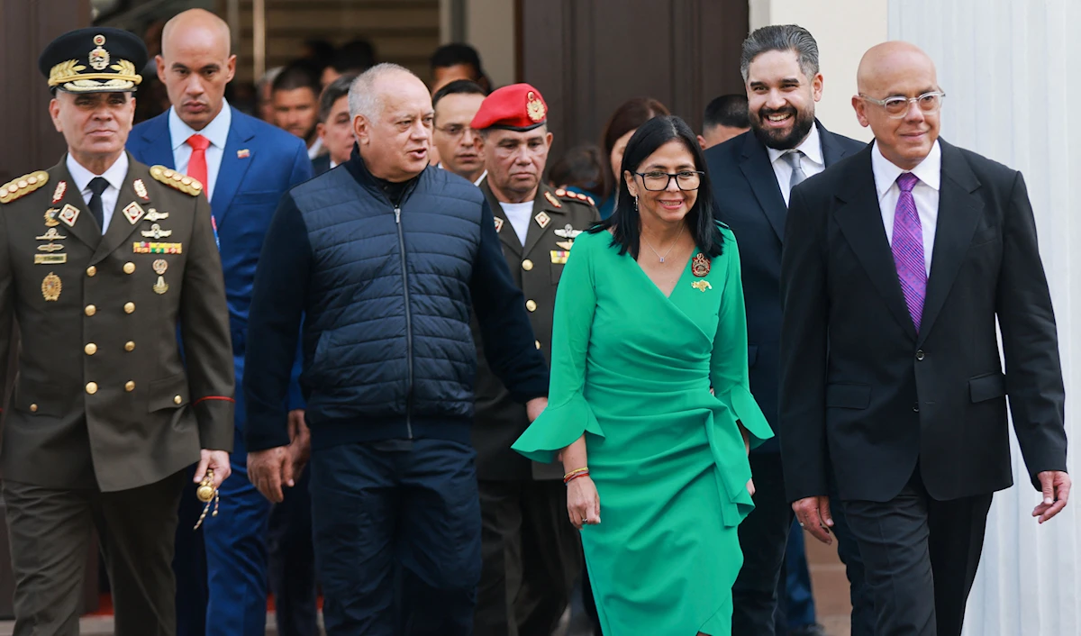 أبلغت إدارة ترامب، رودريغيز، بأن النظام يجب أن يلبّي مطالب البيت الأبيض قبل السماح له بضخّ المزيد من النفط (أ ف ب)