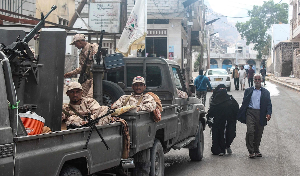 سيارة عسكرية لـ "العمالقة" في عدن (أ ف ب)