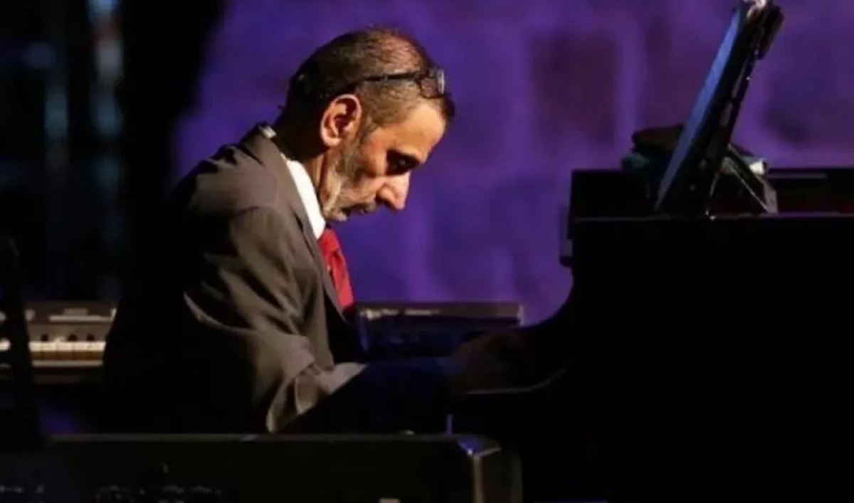 تأجيل معرض زياد