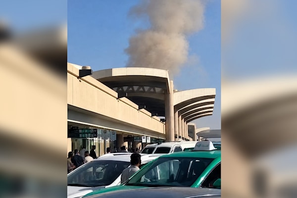 الدخان يتصاعد من مطار «الملك خالد» في الرياض (من الويب)