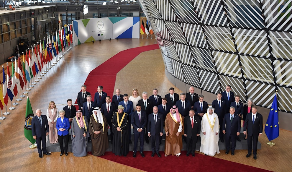 أعلن مجلس التعاون الخليجي عن ​إعادة جدولة موعد القمة ​الخليجية - ⁠الأوروبية إلى موعد آخر يتم التوافق عليه لاحقاً. (من الويب)