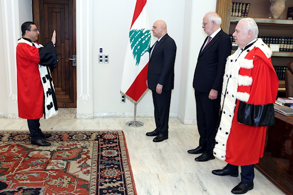 المدعي العام التمييزي أثناء تأديته اليمين الدستورية أمام رئيس الجمهورية (رئاسة الجمهورية)