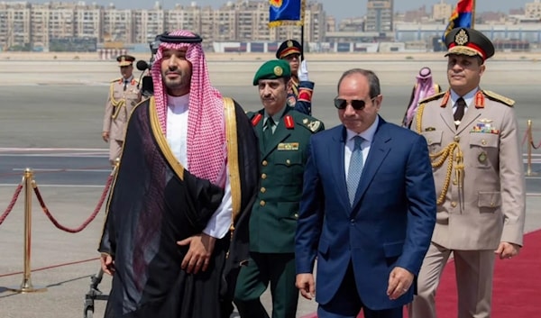 يبرّر سيلٌ دعائي التدخل المصري بأنه عمل تضامني مع أكبر حليف عربي للقاهرة (أ ف ب)