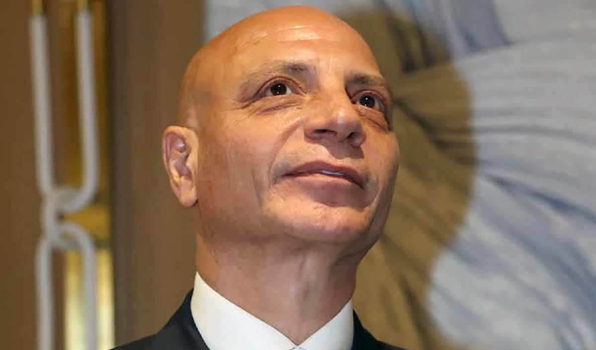 (الأخبار)