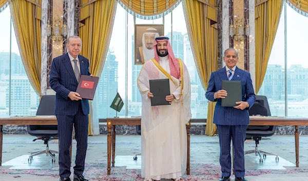 يعتبر غولر أن «فخ مكة» إنما نُصب لتأليب أنقرة وطهران بعضهما على بعض (من الويب)