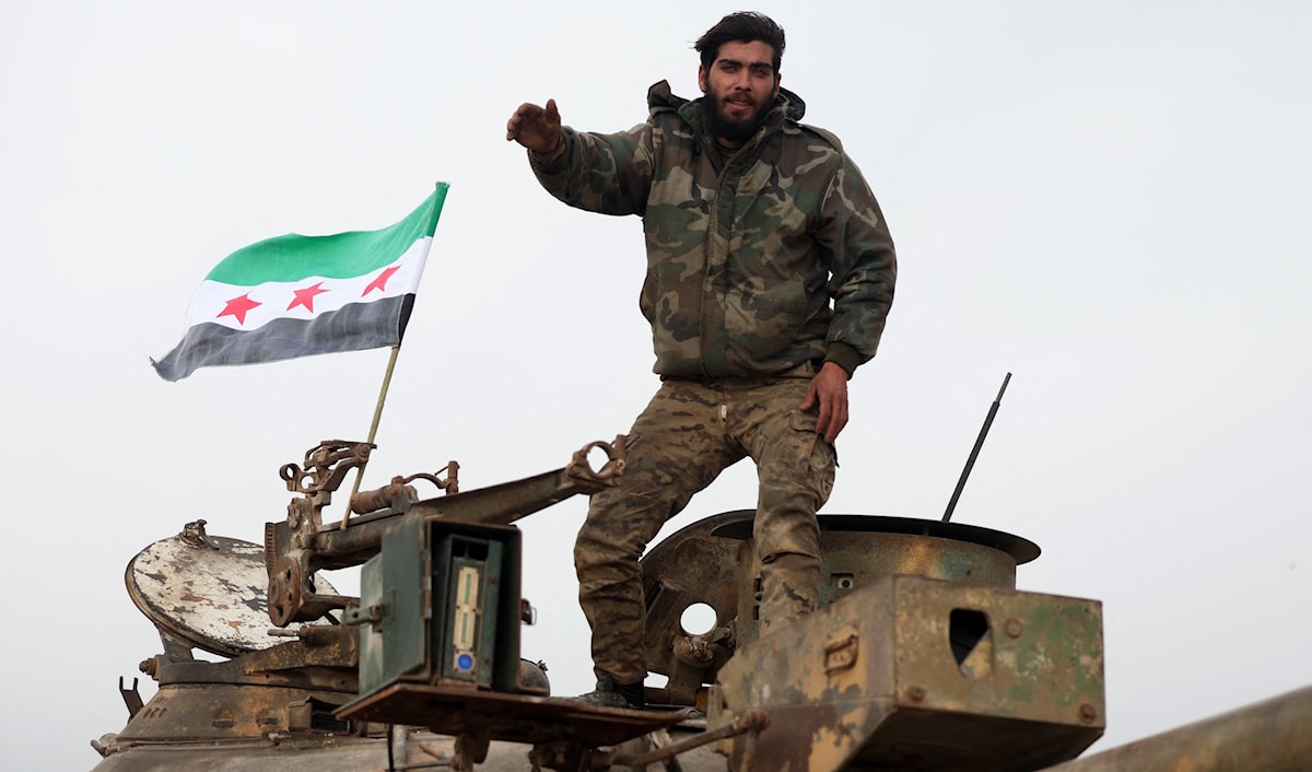 دُمج العناصر الذين بقوا في «الفرقة 40»، بعد حلّها، في لواء جديد هو «اللواء الأول» العامل وسط سوريا (أ ف ب)