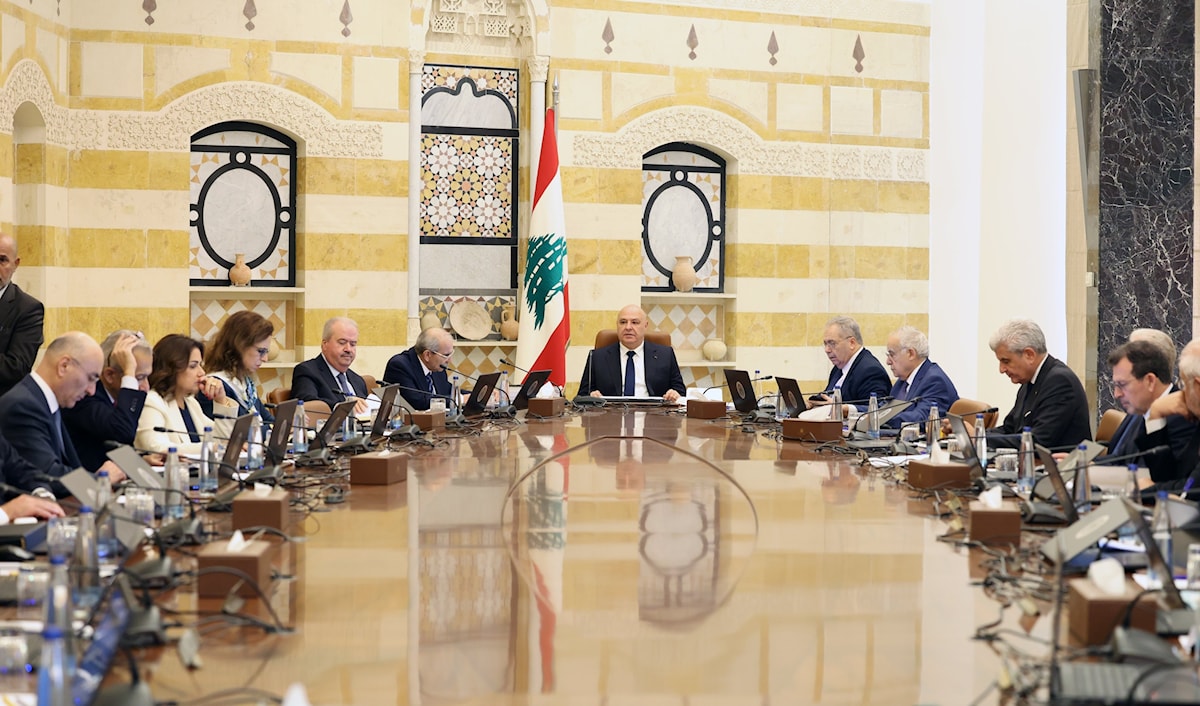 عون مترئساً جلسة مجلس الوزراء في قصر بعبدا (رئاسة الجمهورية)