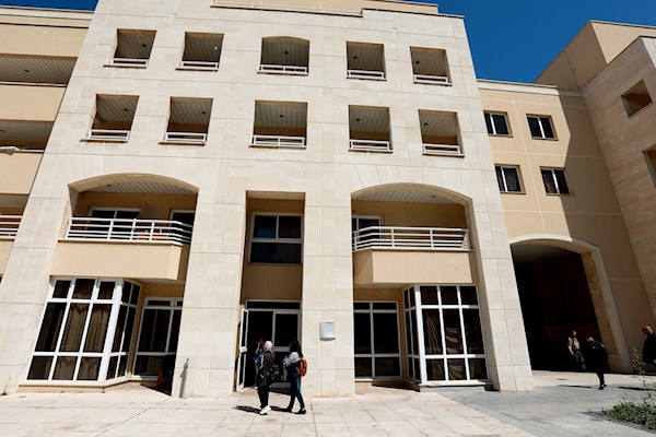 السكن الجامعي في مجمع الجامعة اللبنانية في الحدت (مروان بو حيدر)