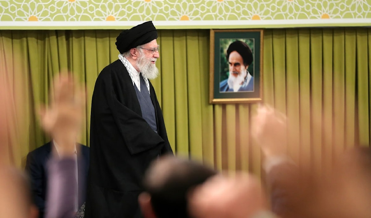الخامنئي خلال إطلالته في طهران، أمس (وكالة مهر)