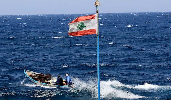 صياد عند كورنيش بيروت (هيثم الموسوي)