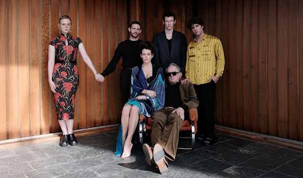 «تقليم شجيرة الورد» لكريم عينوز