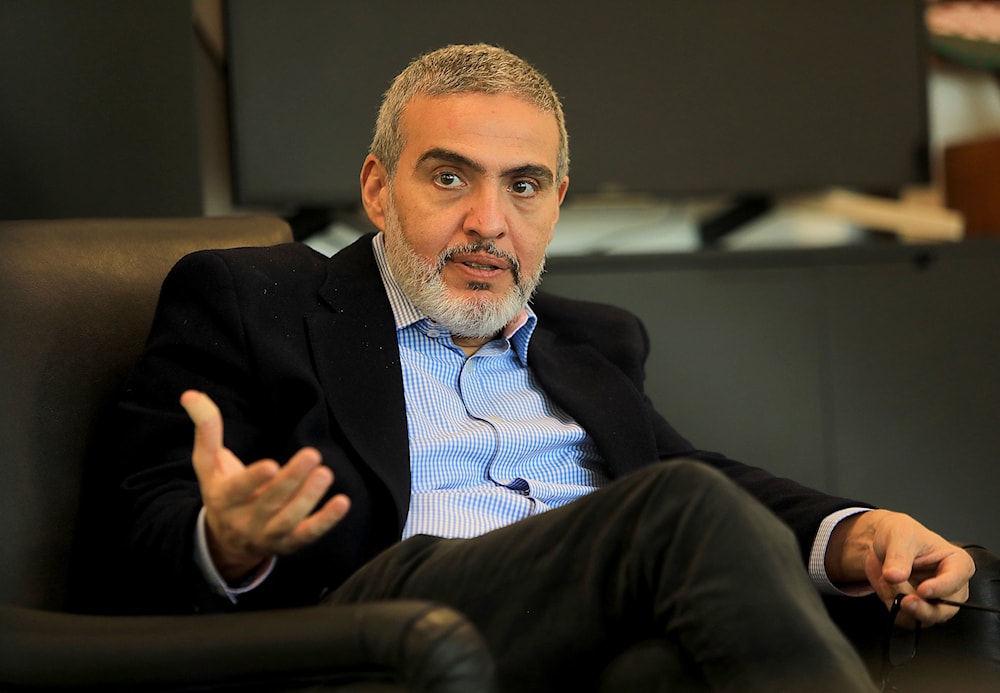 الطبيب الفلسطيني غسان أبو ستة الذي تولى علاج الجرحى الغزيين (هيثم الموسوي)