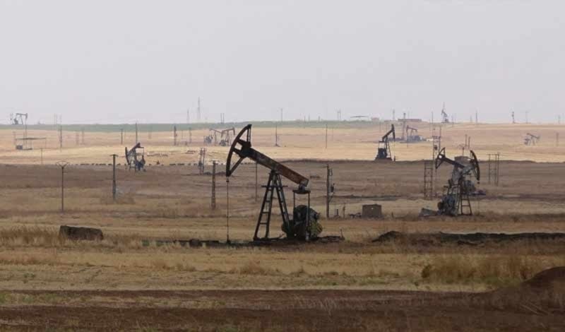 أغلقت سوريا حوالى 20 بئر نفطي في مناطق من الجزيرة السورية (من الويب)