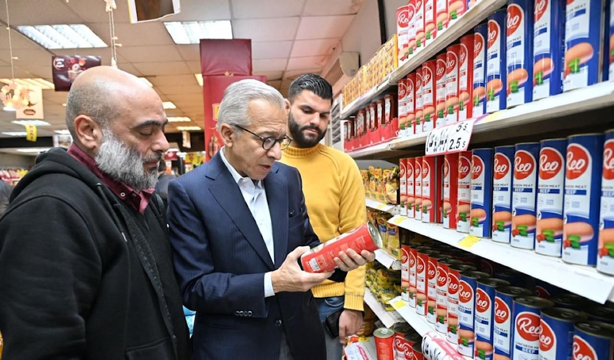 أشار الوزير البساط إلى ورود شكاوى عن تجاوزات في بعض النقاط (وزارة الاقتصاد)