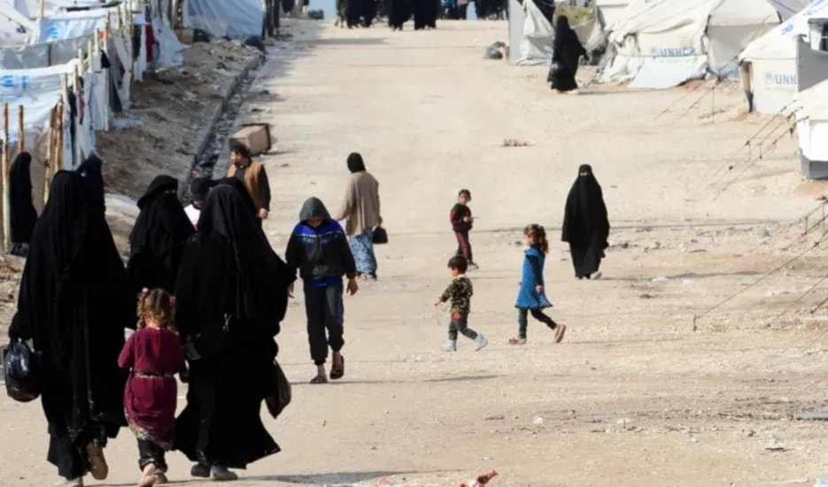 باشرت السلطات الثلاثاء نقل من تبقى من قاطني المخيم إلى مخيّم آخر في حلب (من الويب)