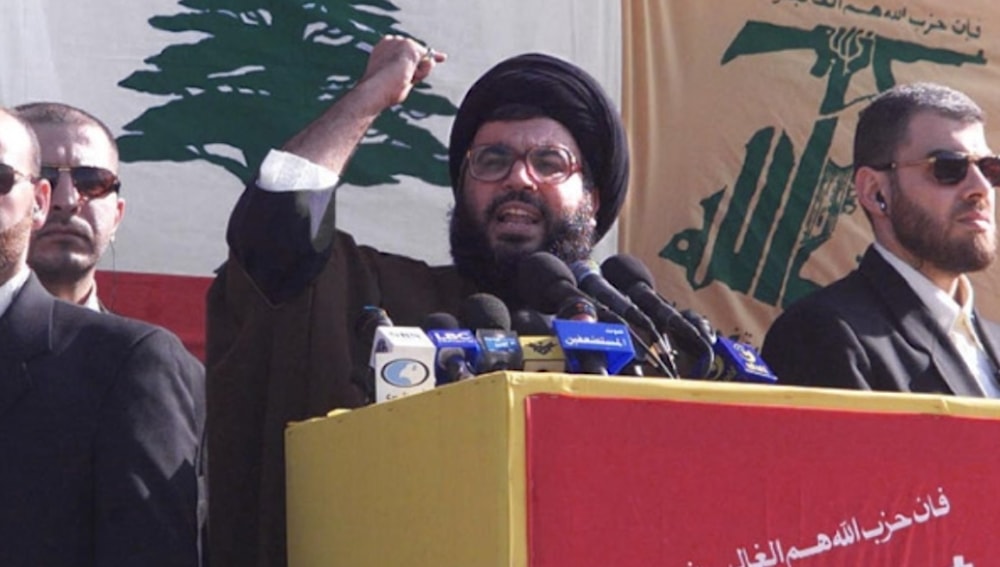 السيّد الشهيد حسن نصر الله في بنت جبيل في أيار 2000 (الميادين)