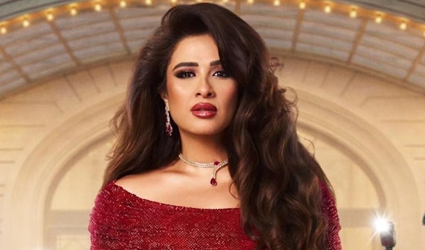 قورِن أداء ياسمين في هذا العمل بأعمال سابقة لها.