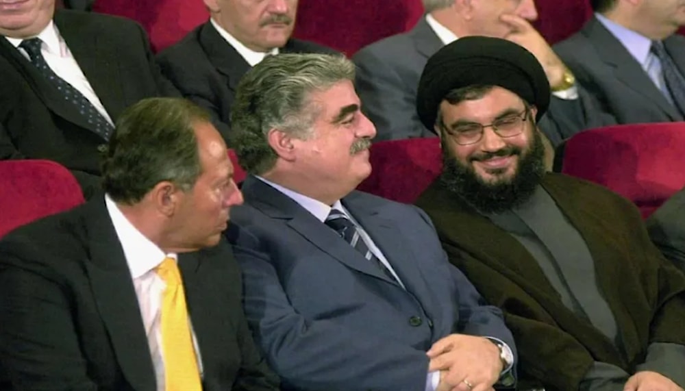 صورة تجمع السيّد الشهيد حسن نصر الله بالرئيس الشهيد رفيق الحريري والرئيس الأسبق إميل لحود