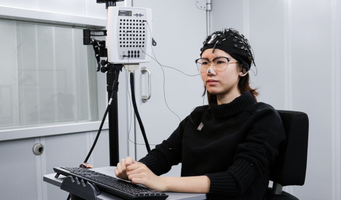 الصين تقترب من ربط الدماغ بالآلة