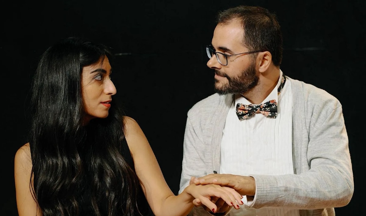 في انتظار القطار