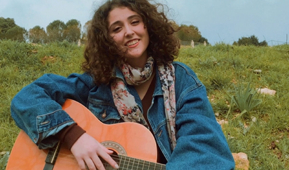 حكواتي وساحرة... وتهريج!