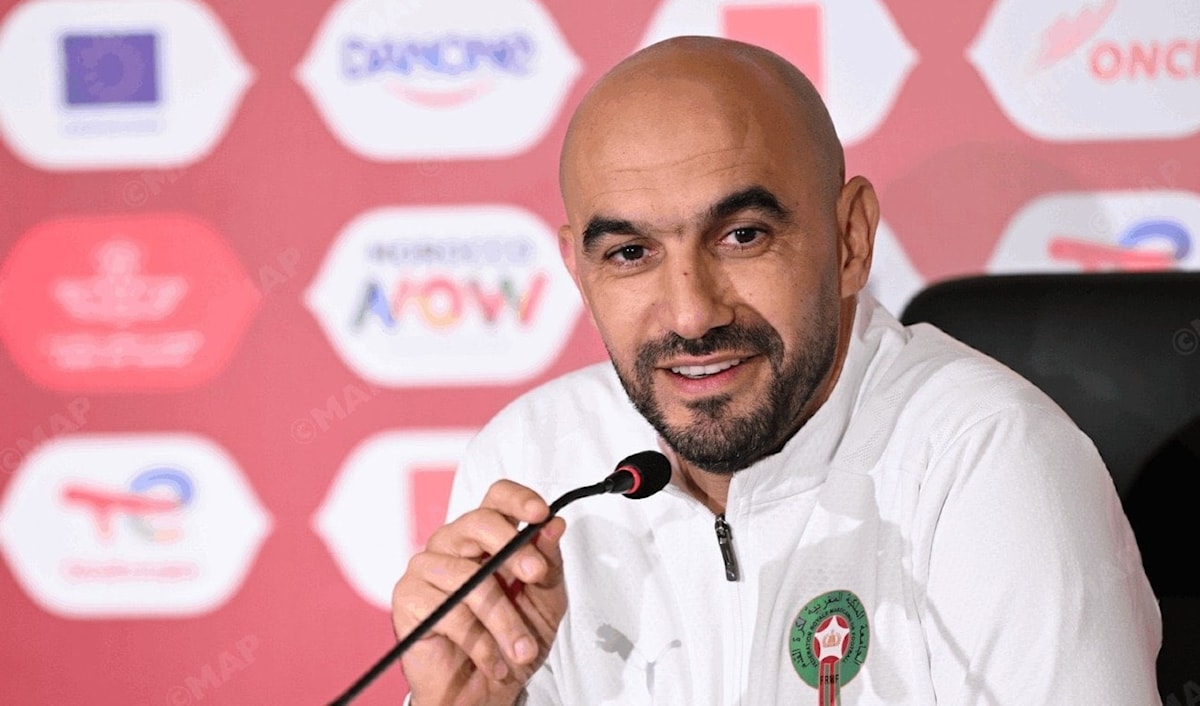 الركراكي باقٍ مع المغرب