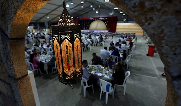 إفطار في أحد مطاعم العاصمة بيروت (أرشيف)