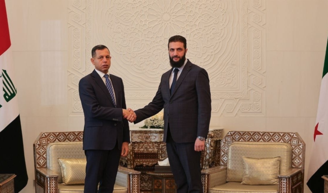 لقاء سابق بين رئيس جهاز المخابرات العراقية والرئيس الانتقالي السوري (من الويب)