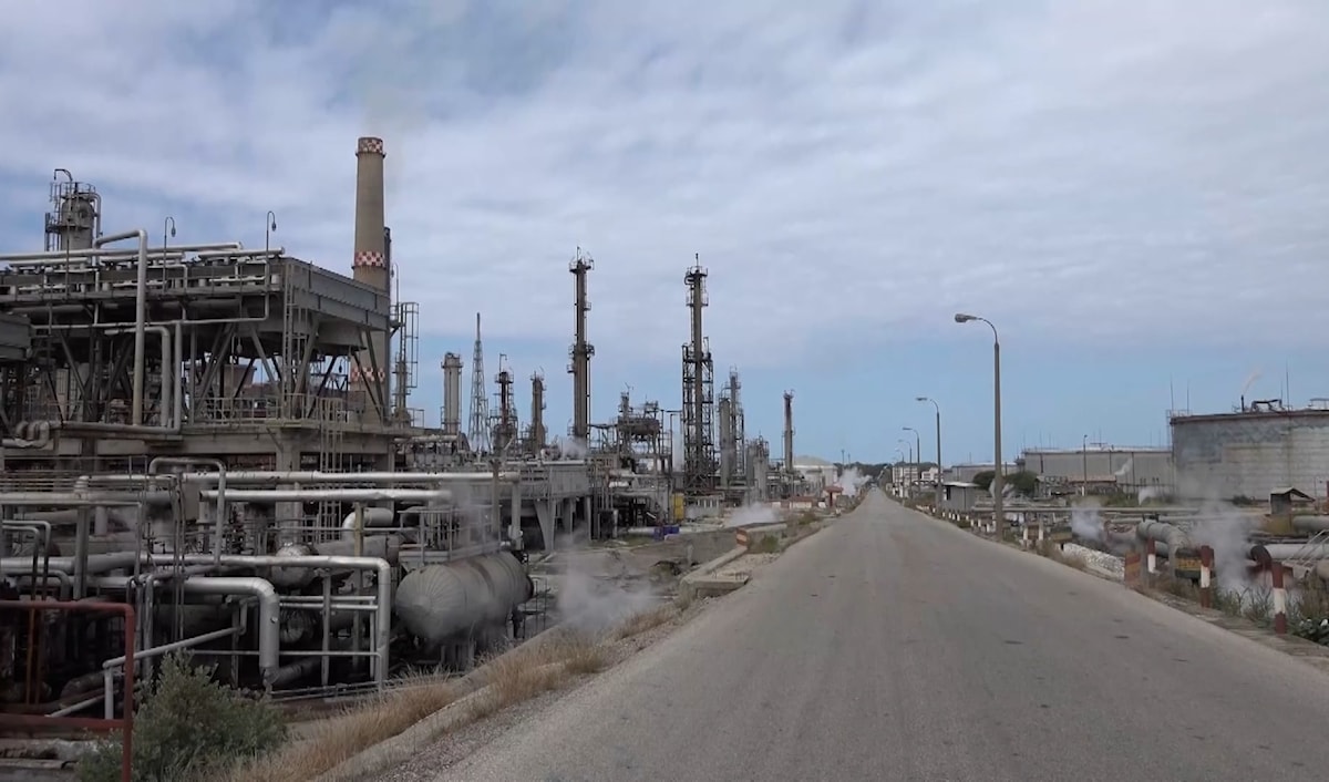 مصفاة بانياس في الساحل السوري (من الويب)