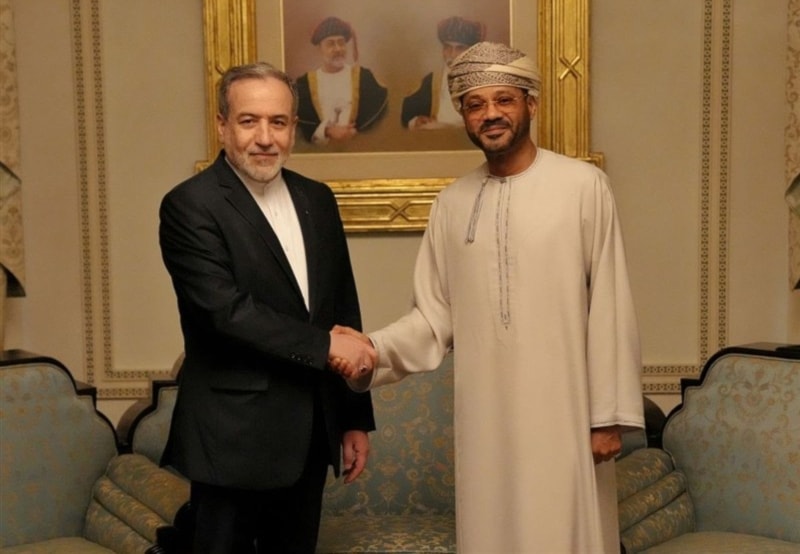 وزير الخارجية الإيراني عباس عراقجي يلتقي نظيره العماني (تسنيم)