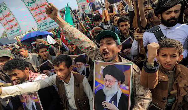 اليمنيون خرجوا لتأبين الخامنئي (أ ف ب)